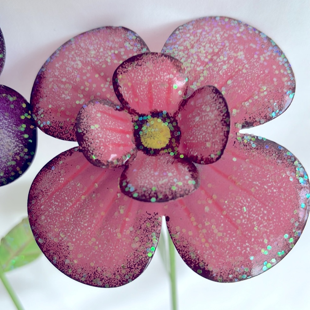 Set Of 5 Very Pretty Metal Flowers Spring/Summer Gathering Decor - Picture 4 of 9